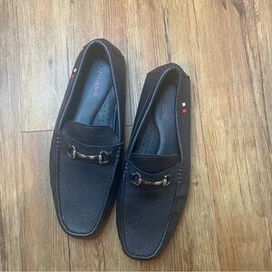 ROBERT DAVID Black Leather Loafers with Metal Accent